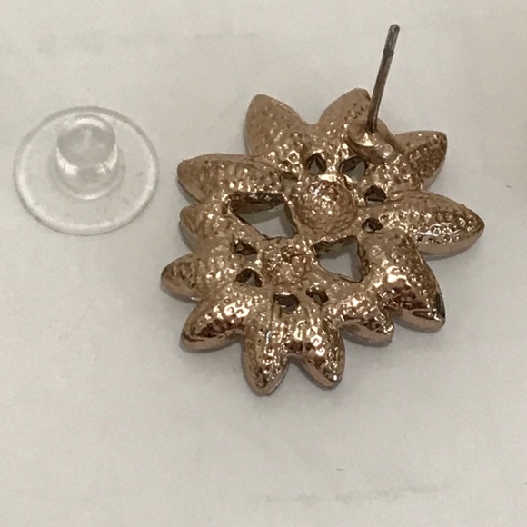 Vintage Rhinestone Earrings Gold Tone Stud Earrings - Picture 5 of 10